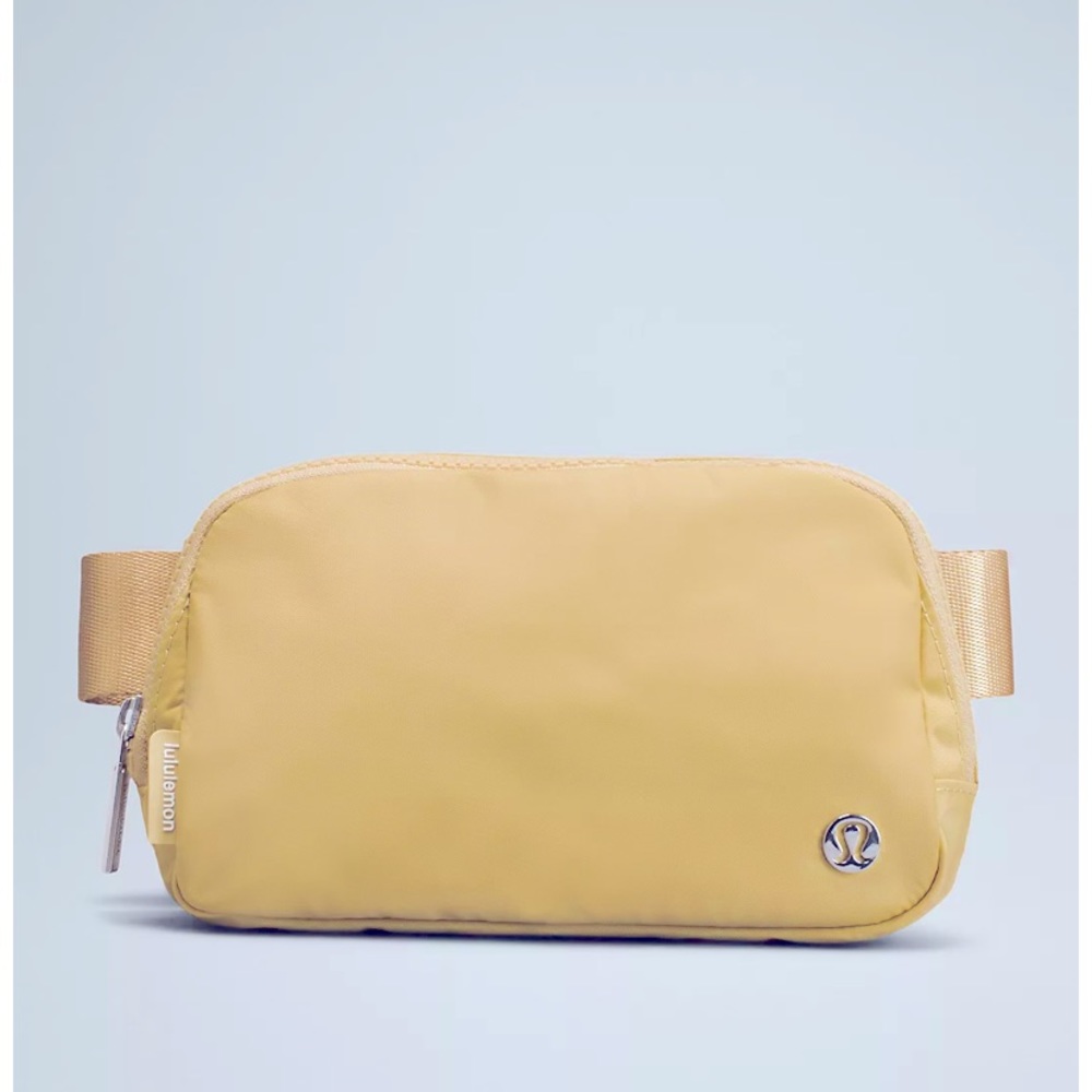 Lululemon Everywhere Belt Bag